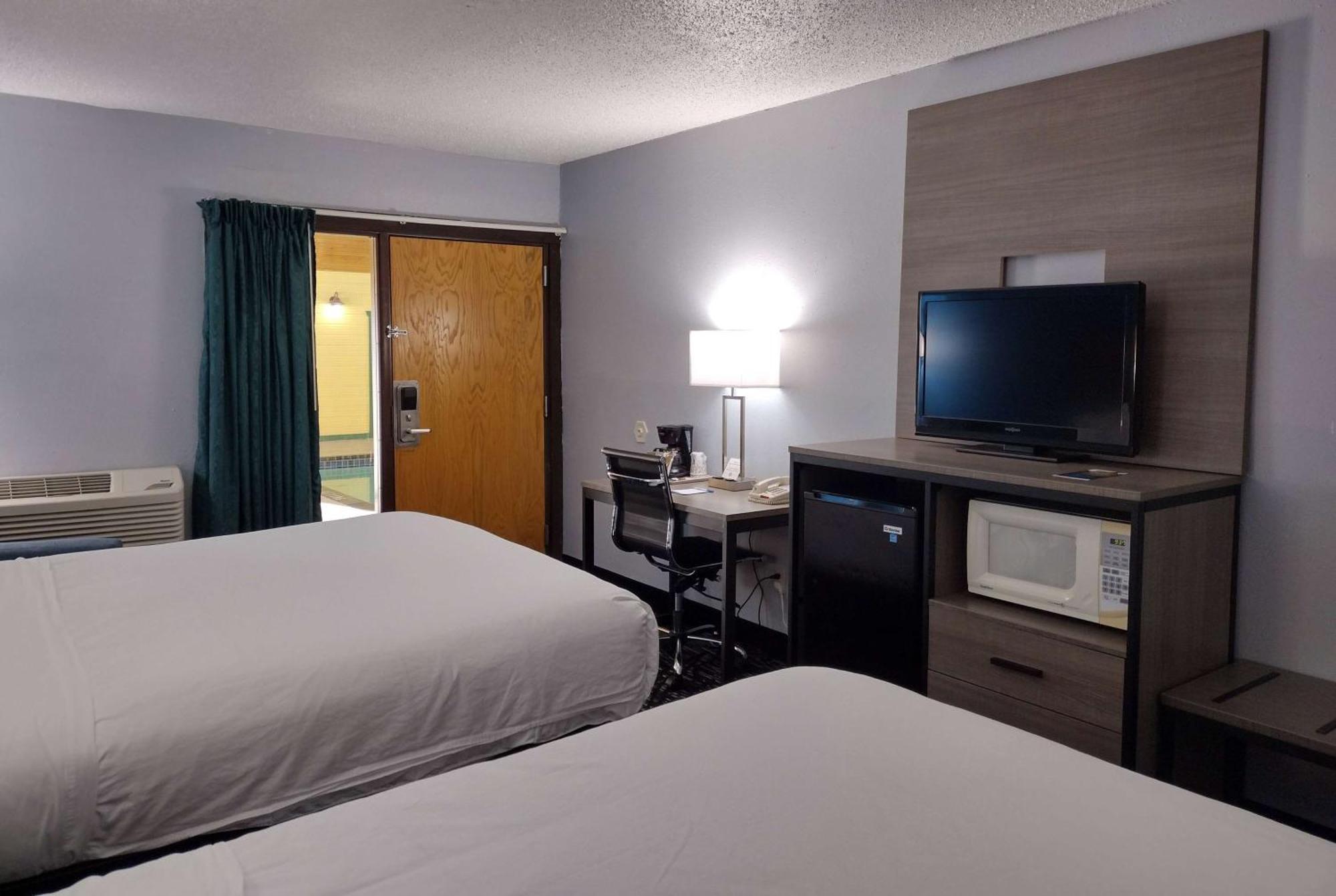 Hotel Baymont By Wyndham Proctor Duluth Exterior foto